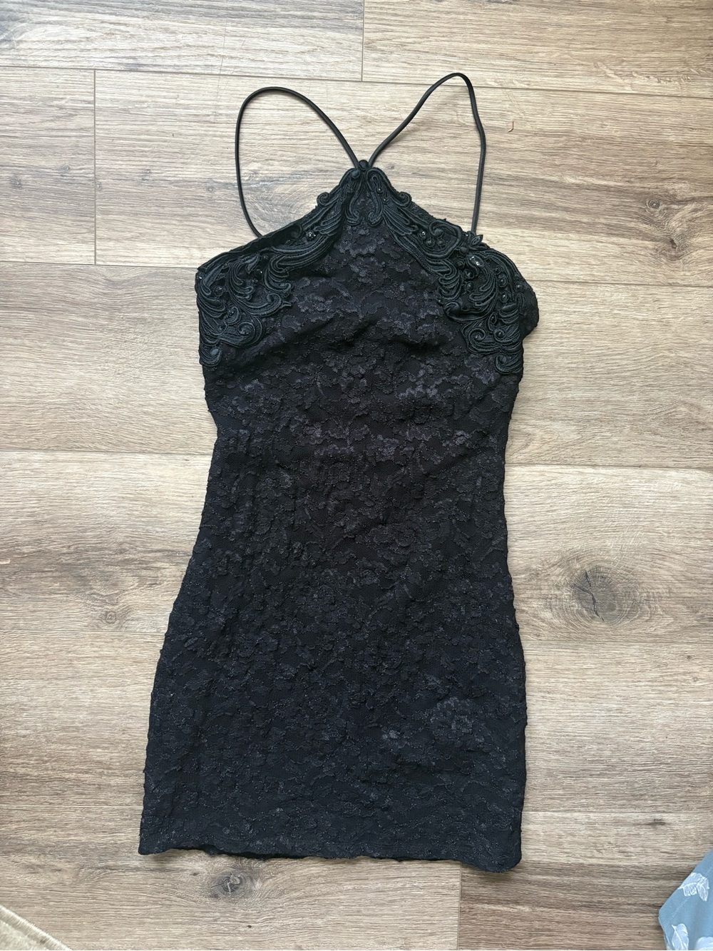 Vintage 90’s Cache Black Lace Halter Mini dress with detailed embroidery - Picture 2 of 7